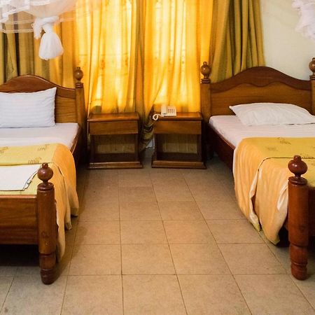 Palm World Hotels Mbarara Екстериор снимка