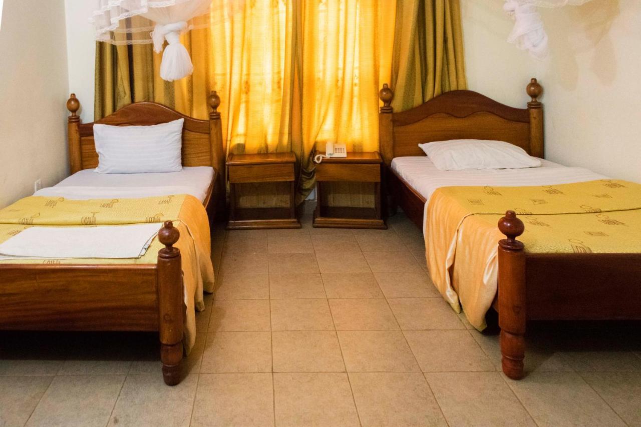 Palm World Hotels Mbarara Екстериор снимка